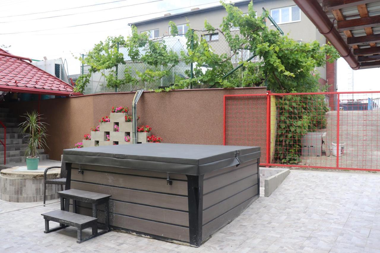 U Nadrazi Hotel