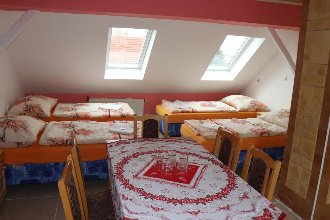 U Nadrazi Hotel